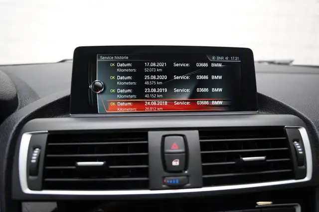 BMW 1 Series view 18