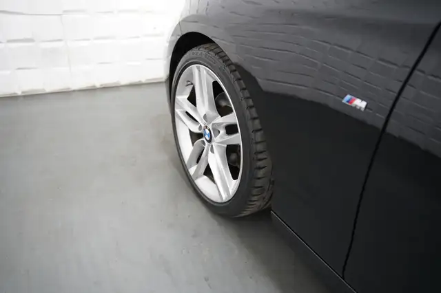 BMW 1 Series view 28