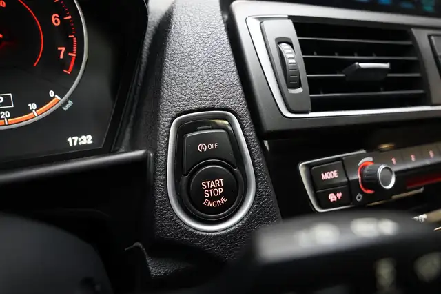 BMW 1 Series view 17