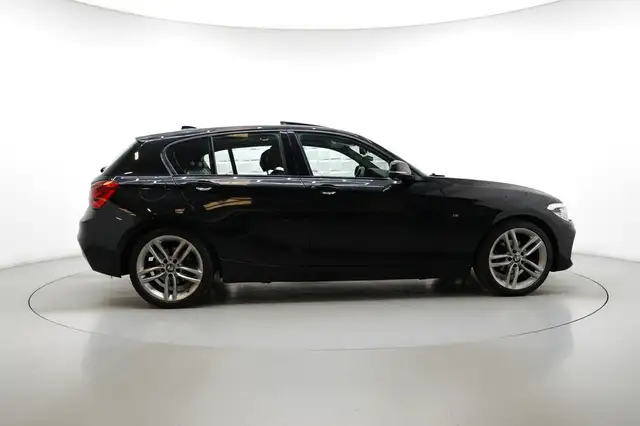 BMW 1 Series view 5
