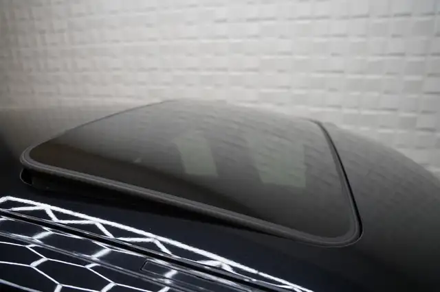 BMW 1 Series view 11