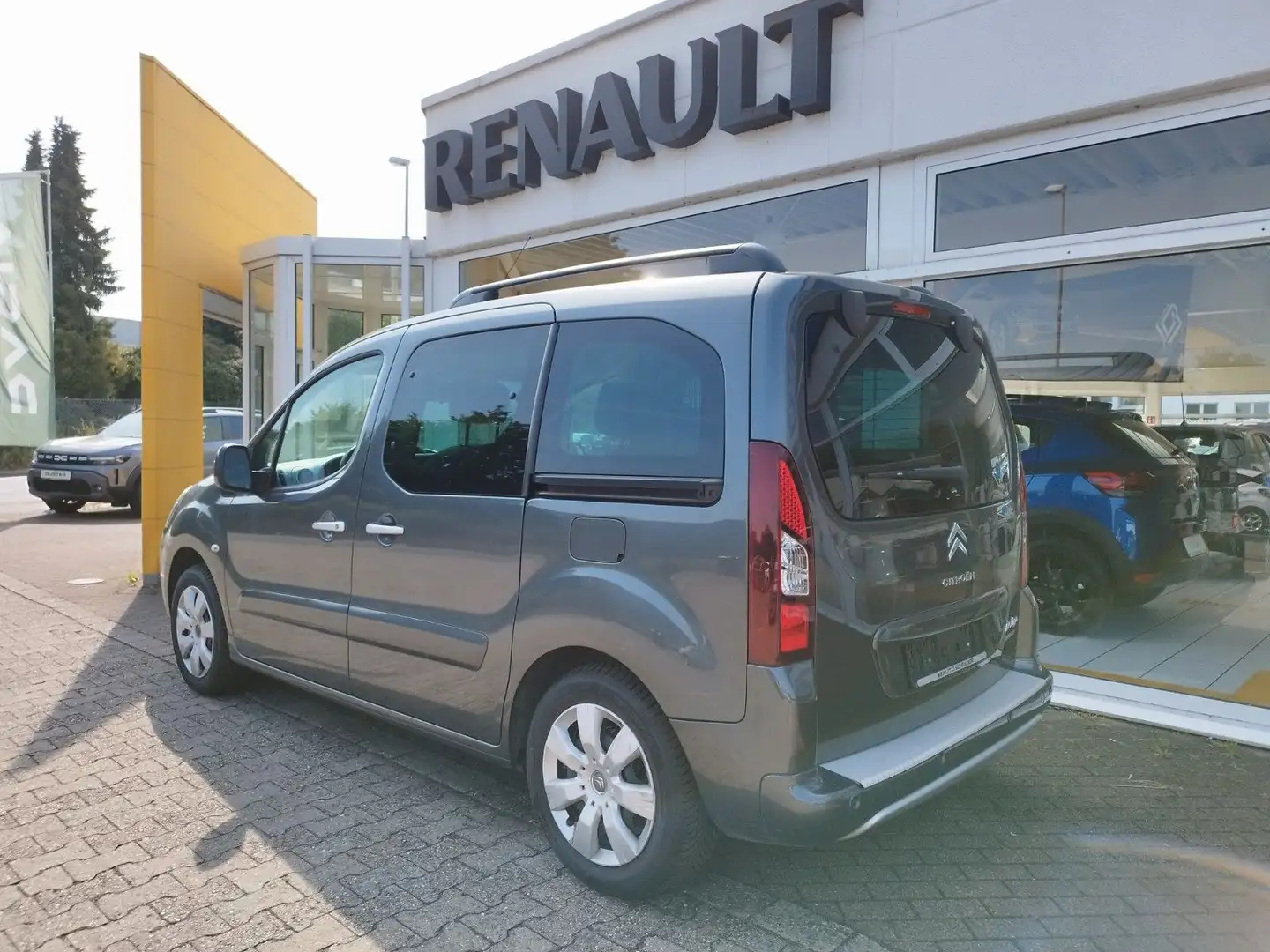 Citroen Berlingo Kombi 1.6 VTI 120 Selection AHK Grijs - 2