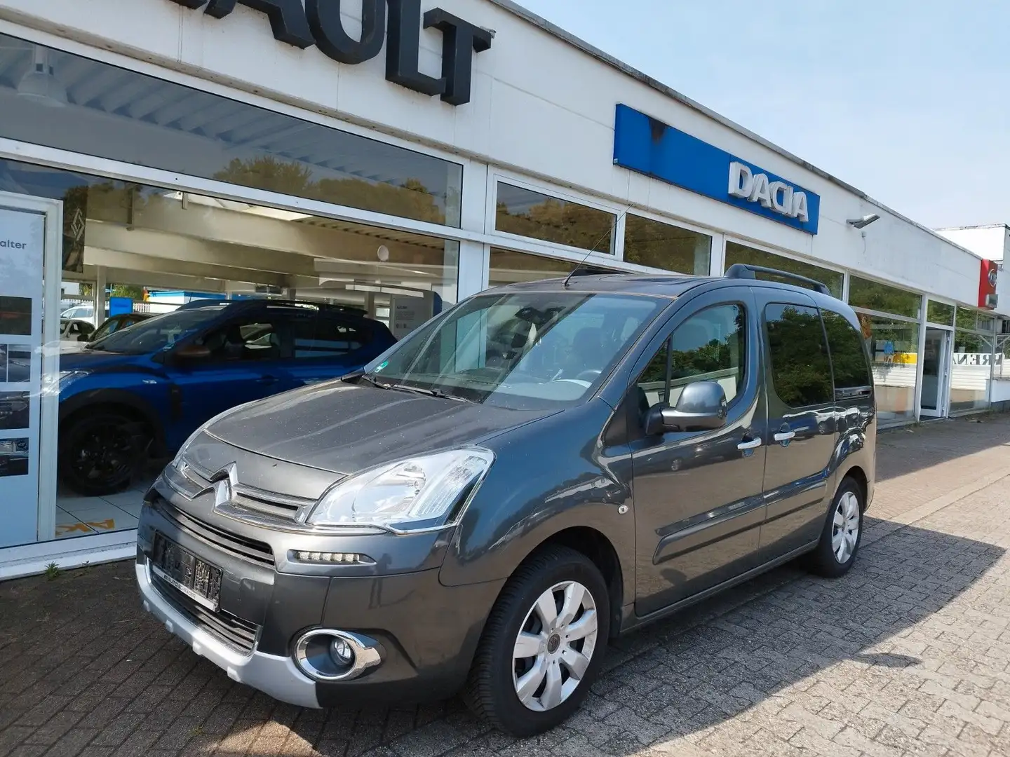 Citroen Berlingo Kombi 1.6 VTI 120 Selection AHK Grijs - 1