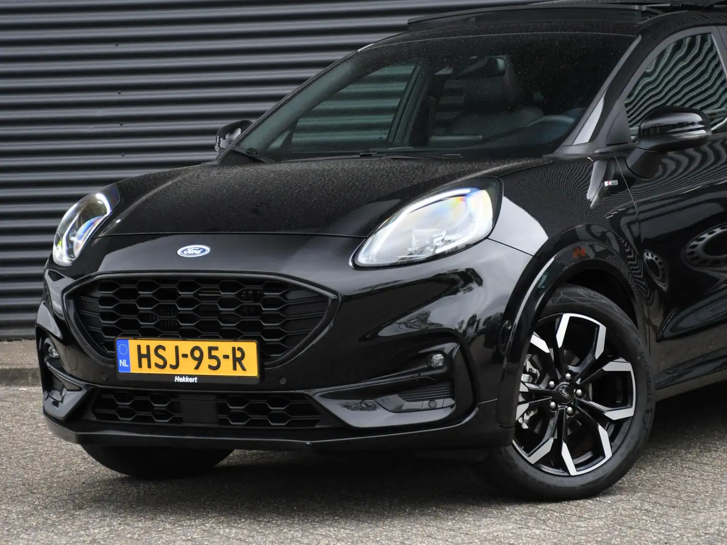 Ford Puma ST-Line X 1.0 EcoBoost Hybrid 125pk Automaat PANO- Zwart - 2