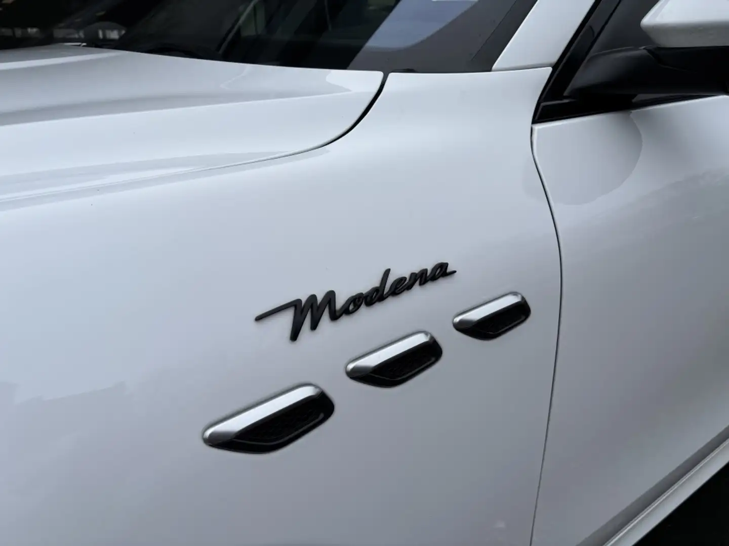 Maserati Grecale 2.0 MHEV Modena | 21 inch | 330 PK | | Performance Weiß - 2