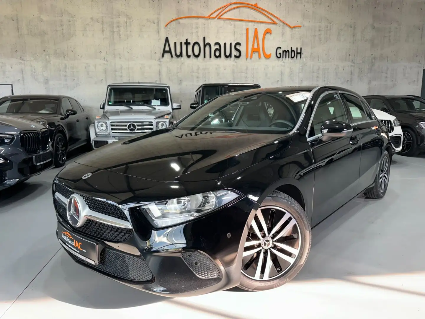 Mercedes-Benz A 220 d/NAVI/SHZ/LED/SPURH/VERKEHRSZEICHEN/TEMP Black - 1