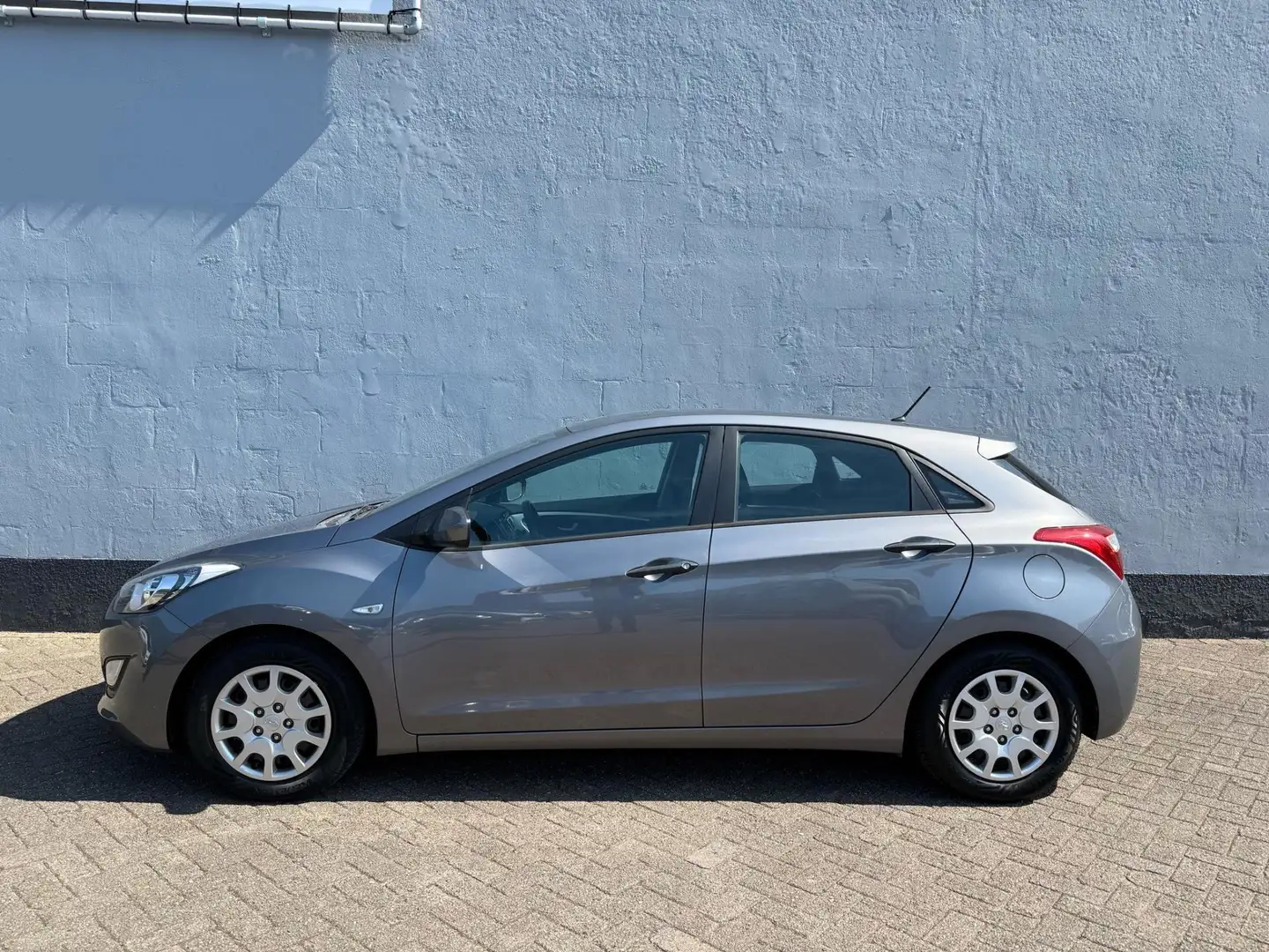 Hyundai i30 1.4 i-Drive Grijs - 2
