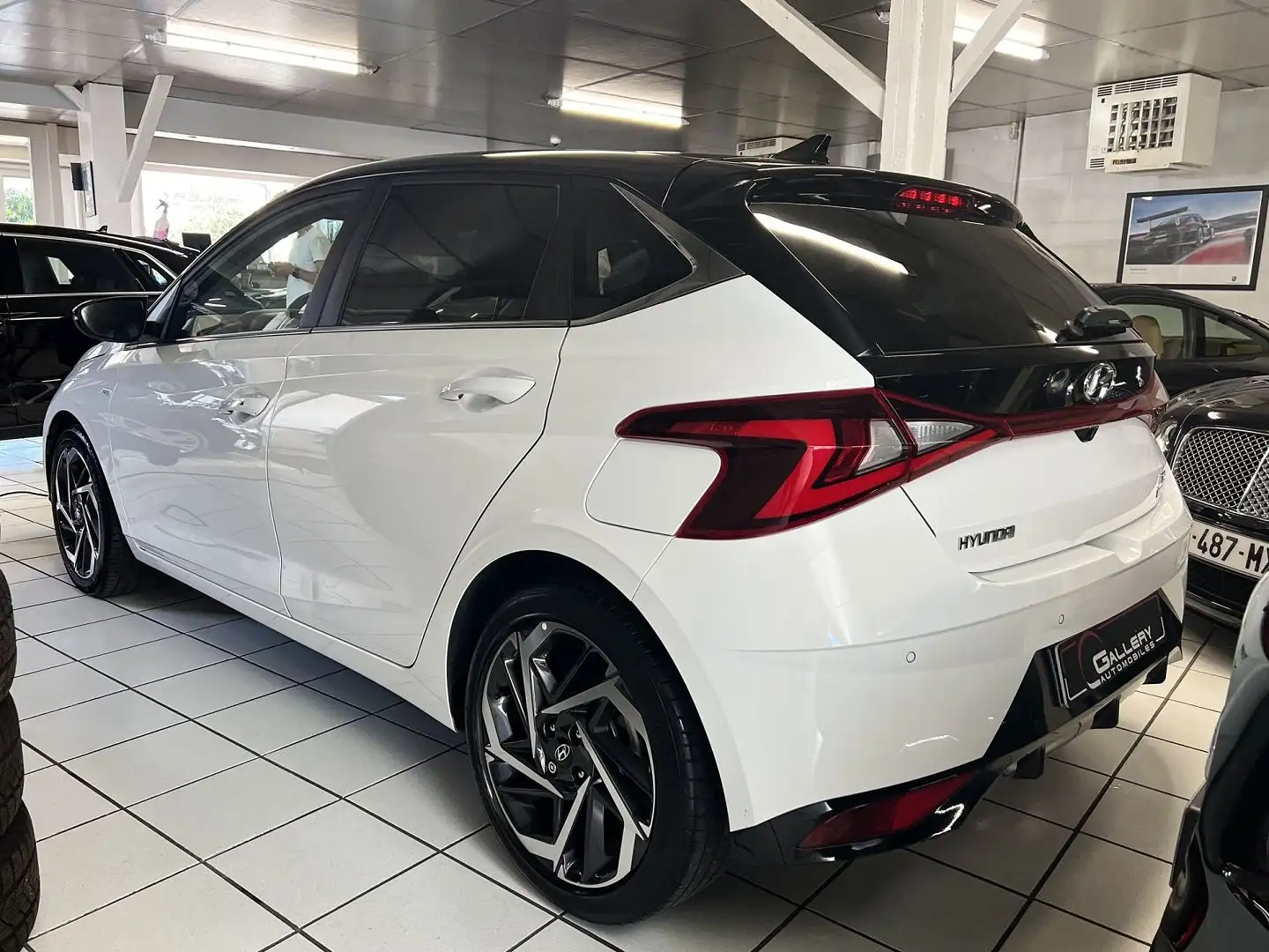 Hyundai i20 1.0 T-GDI 100CH HYBRID CREATIVE DCT-7 Blanc - 2