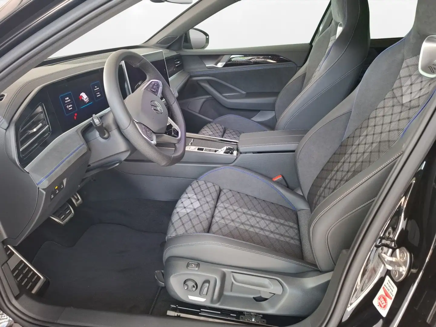 Volkswagen Passat R-Line 150 PS | AHZV | Navi | ASG 3 Jahre Schwarz - 2