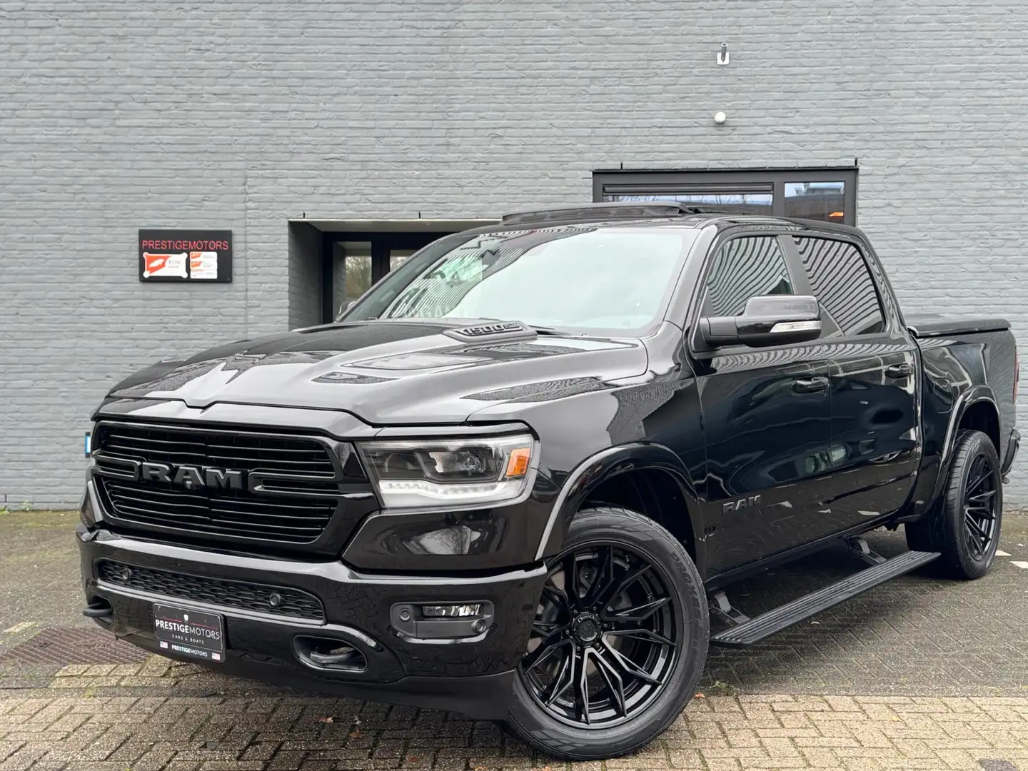 Dodge RAM 1500 Laramie Night 5.7L 401pk LPG 4X4 Luchtvering Schwarz - 1