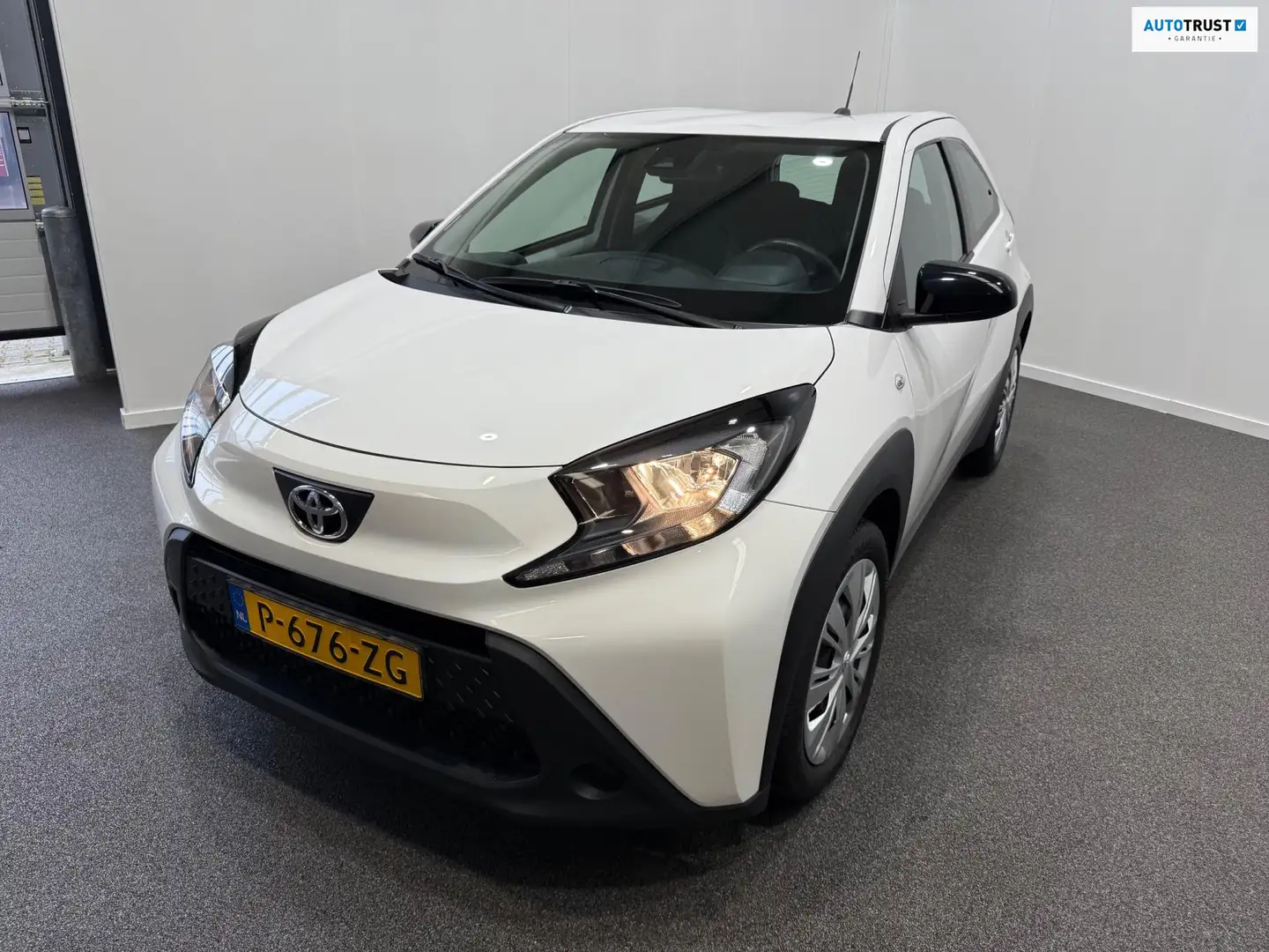 Toyota Aygo X 1.0 VVT-i MT Play Wit - 1