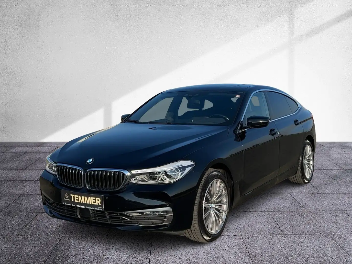 BMW 630 d xDrive Gran Turismo LED ACC AHV PANO HeadUp Schwarz - 2