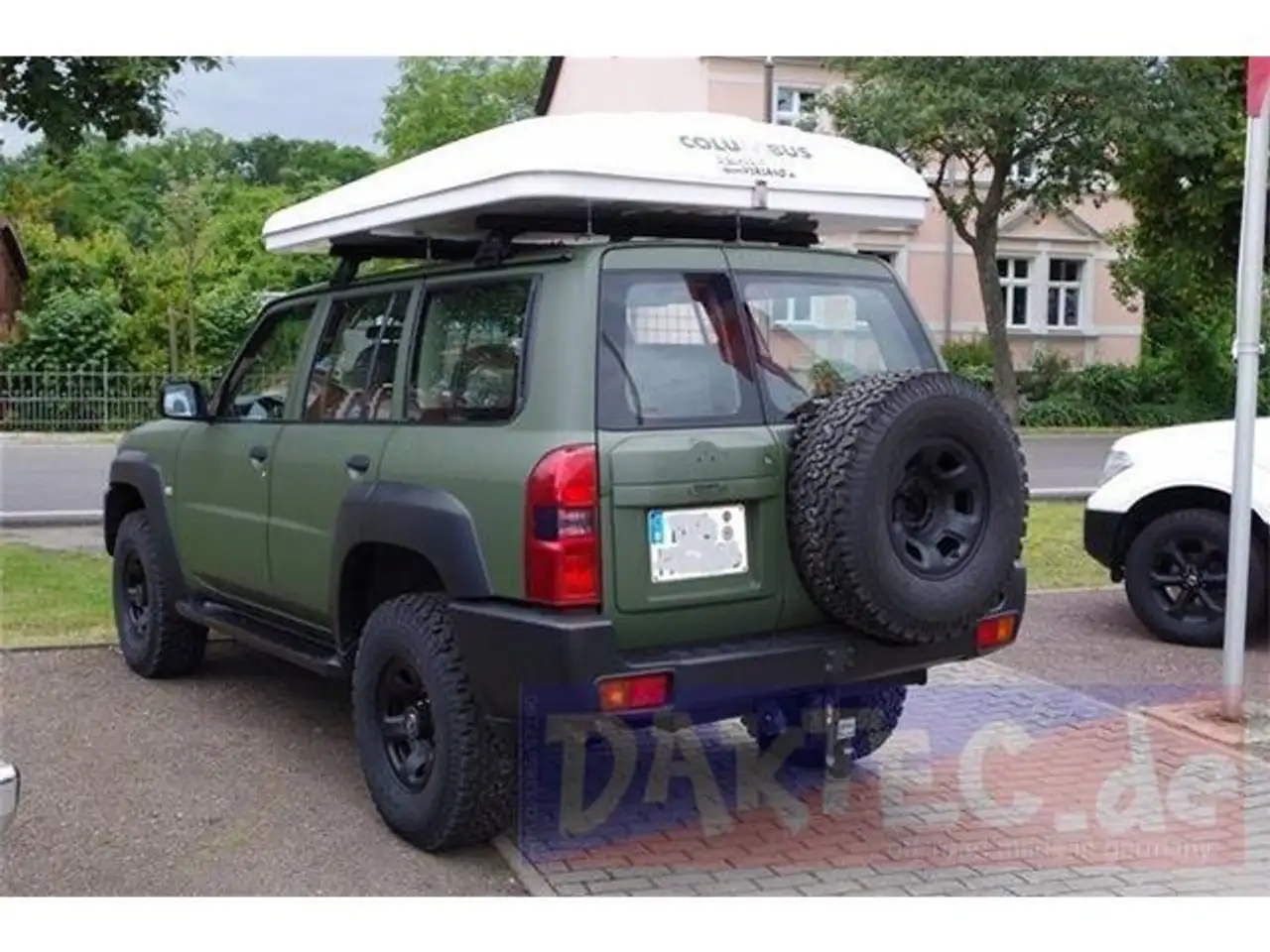 Nissan Patrol SUV/Geländewagen/Pickup in Schwarz gebraucht in Rathenow für  € 39.900,-