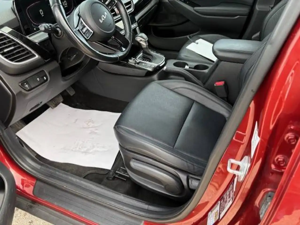 Kia Seltos снимка Kia Seltos