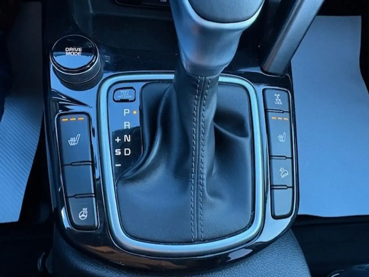 Kia Seltos снимка Kia Seltos