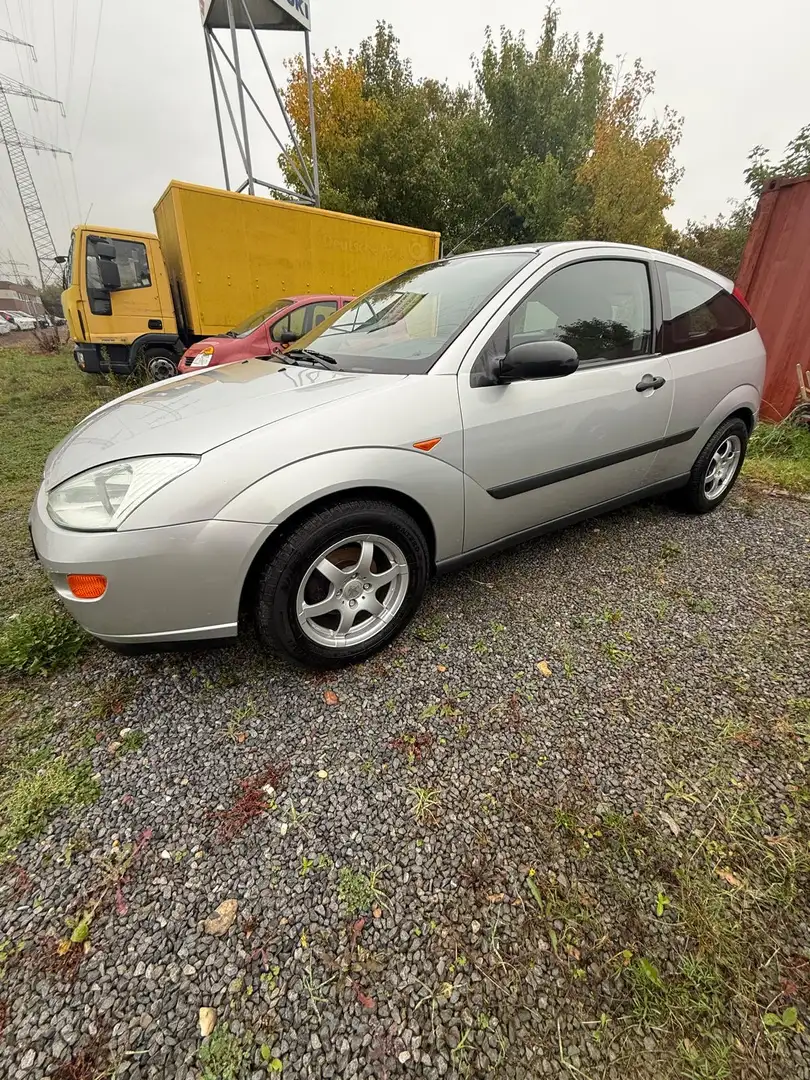 Ford Focus Futura - 1
