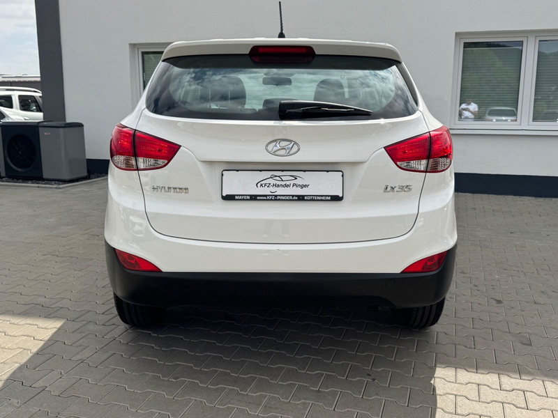 Hyundai iX35 FIFA World Cup Edition 2WD — photo 7