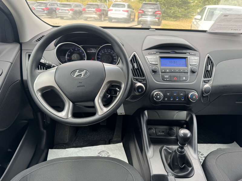 Hyundai iX35 FIFA World Cup Edition 2WD — photo 11