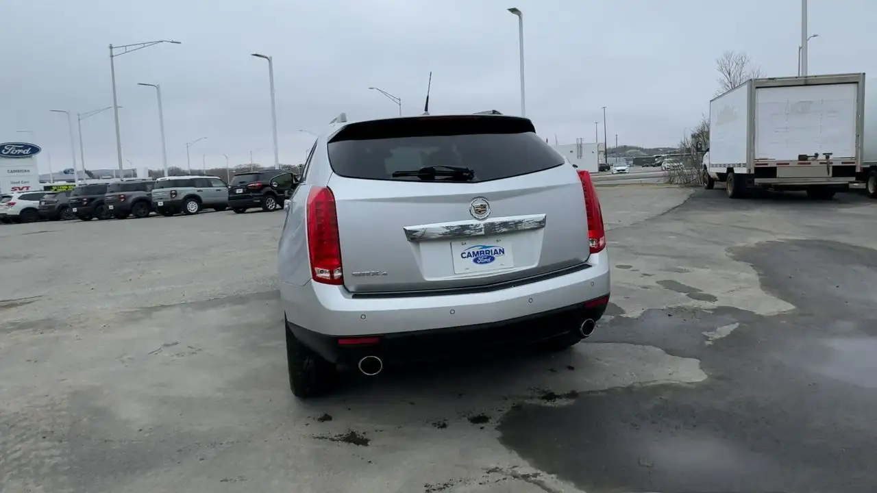 Cadillac SRX снимка Cadillac SRX