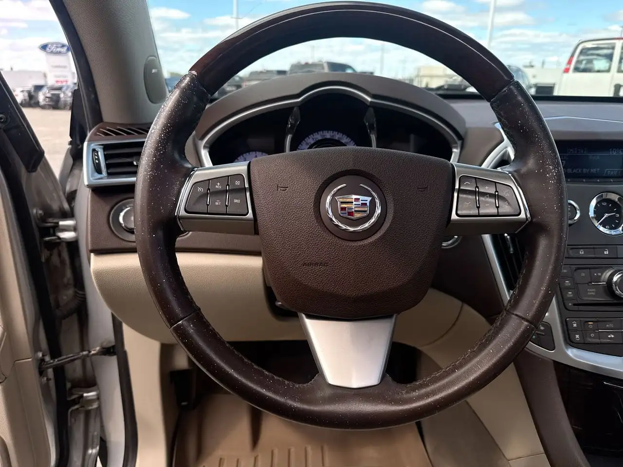 Cadillac SRX снимка Cadillac SRX