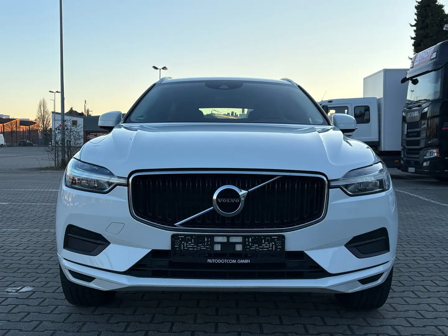 Volvo XC60 XC60 D3 Momentum Pro Weiß - 1
