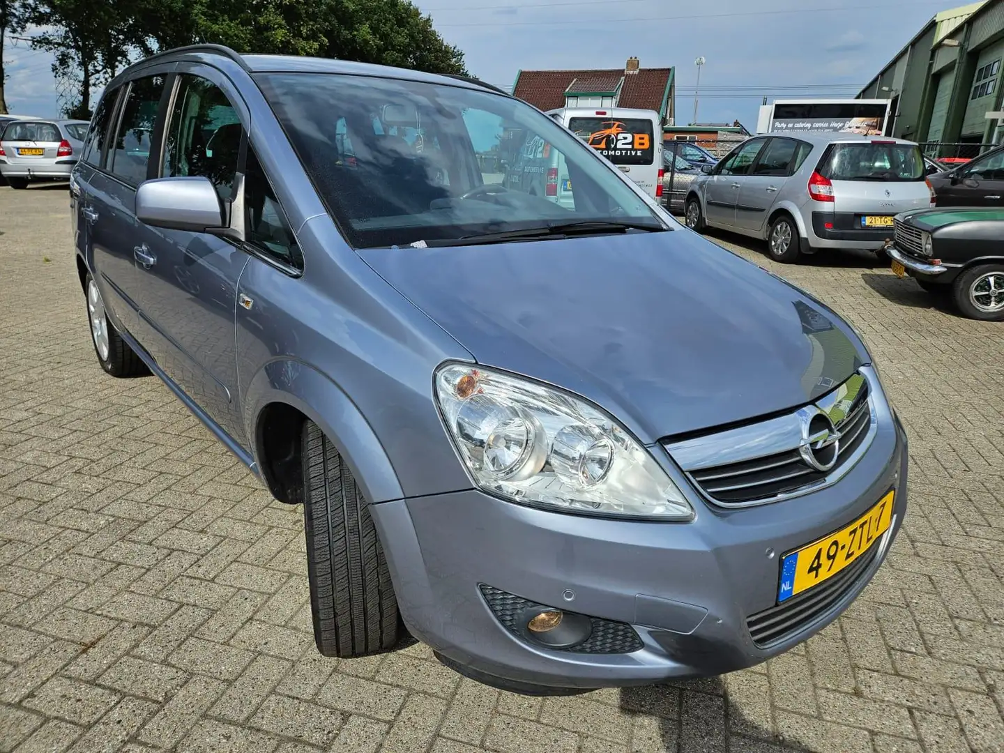 Opel Zafira 1.6 Cosmo 7 Persoons 2011. Climate/Cruise/Trekhaak Grau - 2