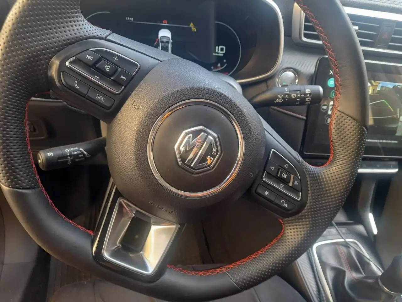 MG ZS Luxury 1.0 T GDI 11