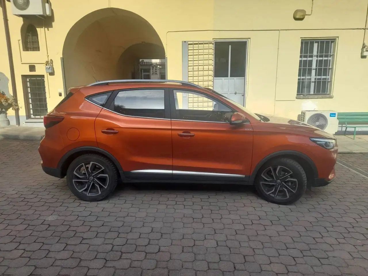 MG ZS Luxury 1.0 T GDI 7