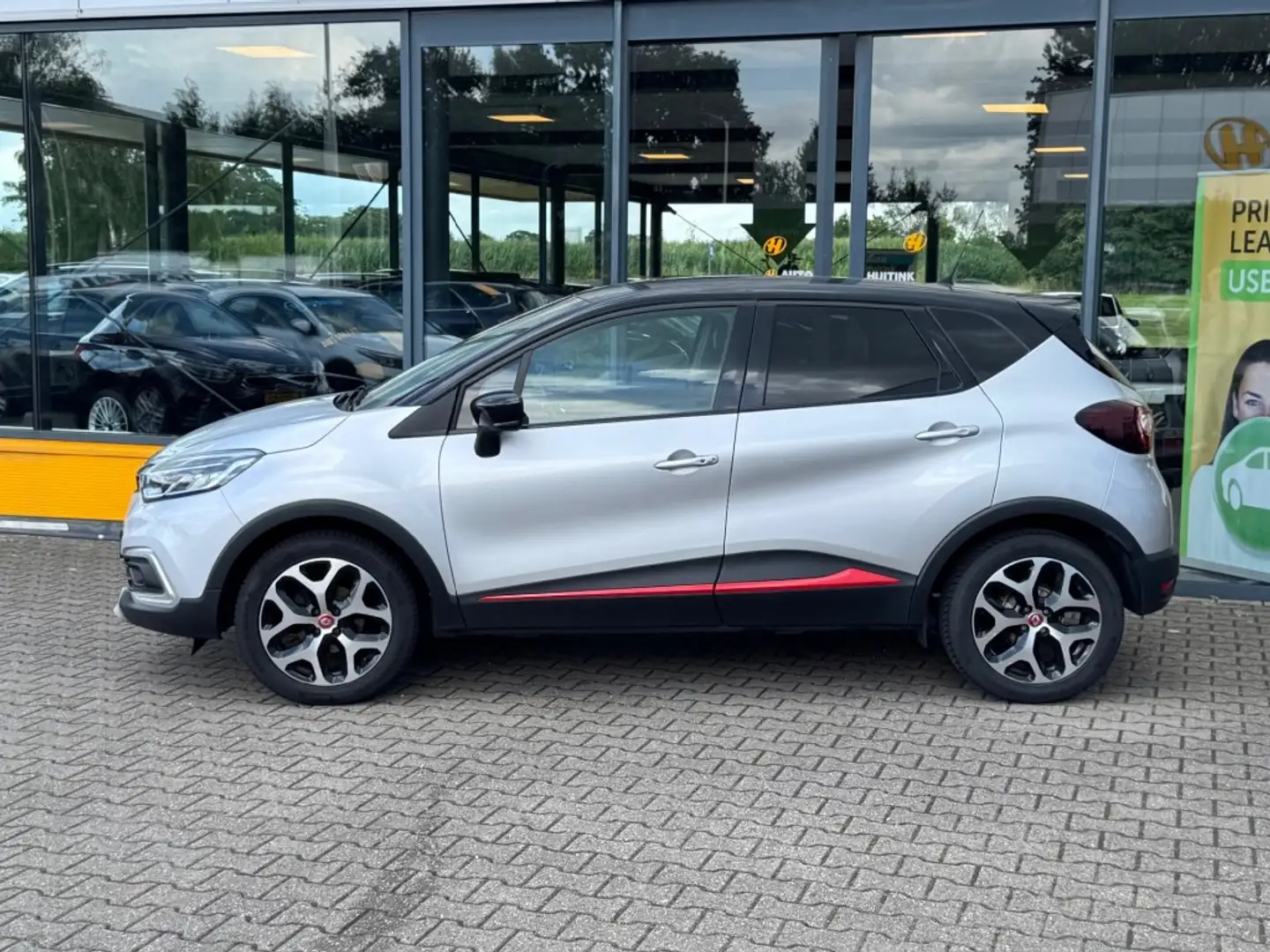 Renault Captur 0.9 TCe 90pk Bose - Navi - Camera - LED Grijs - 2