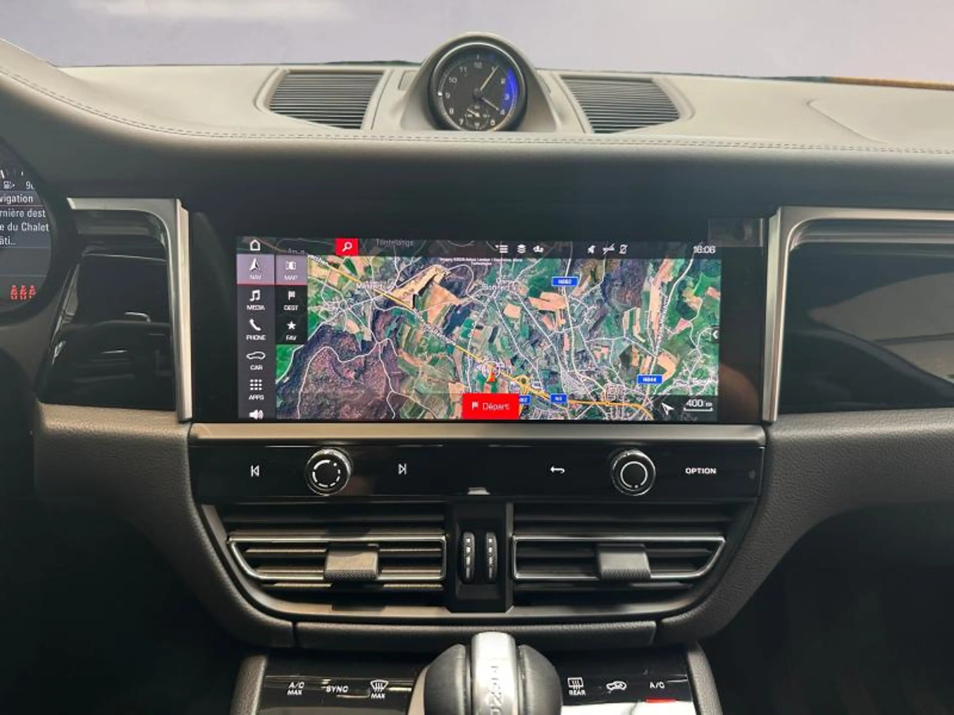 Porsche Macan Macan S — photo 9