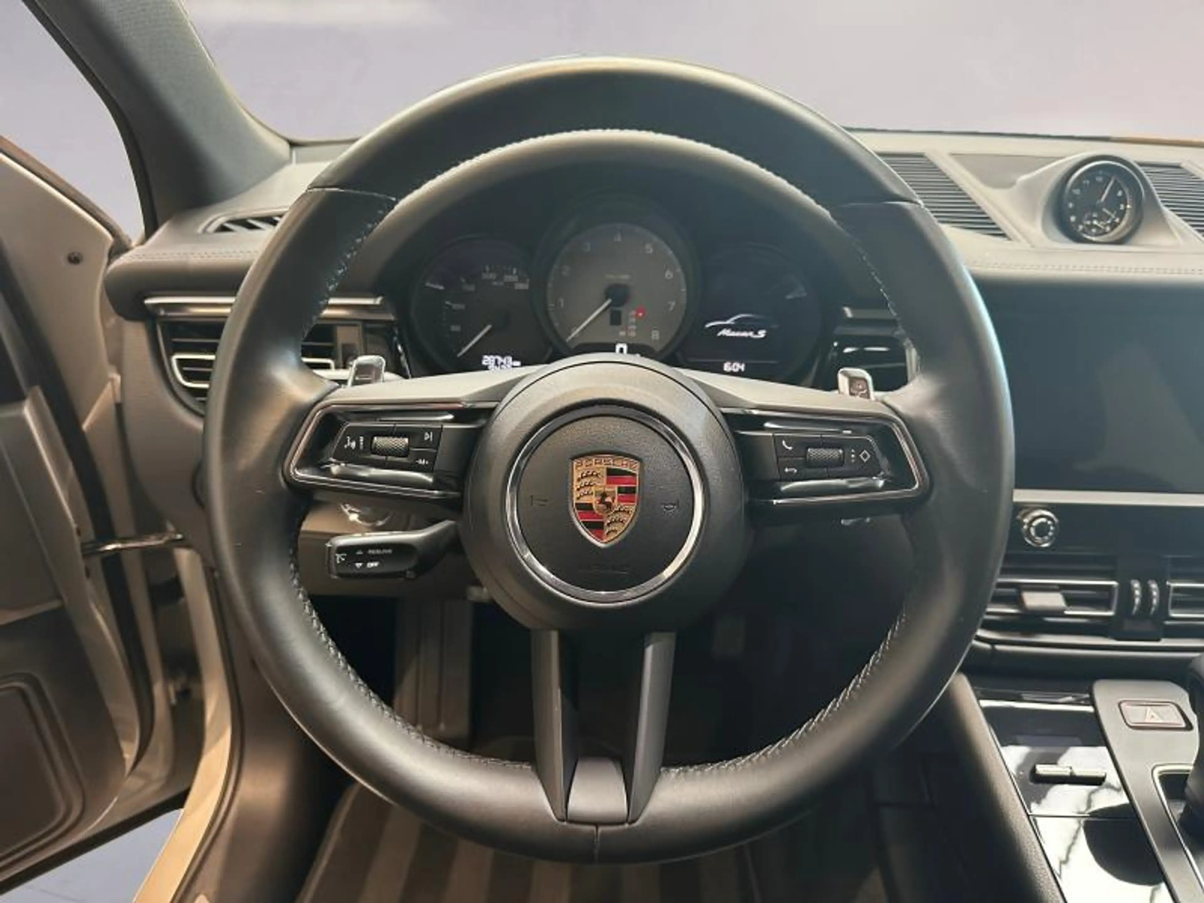 Porsche Macan Macan S — photo 14