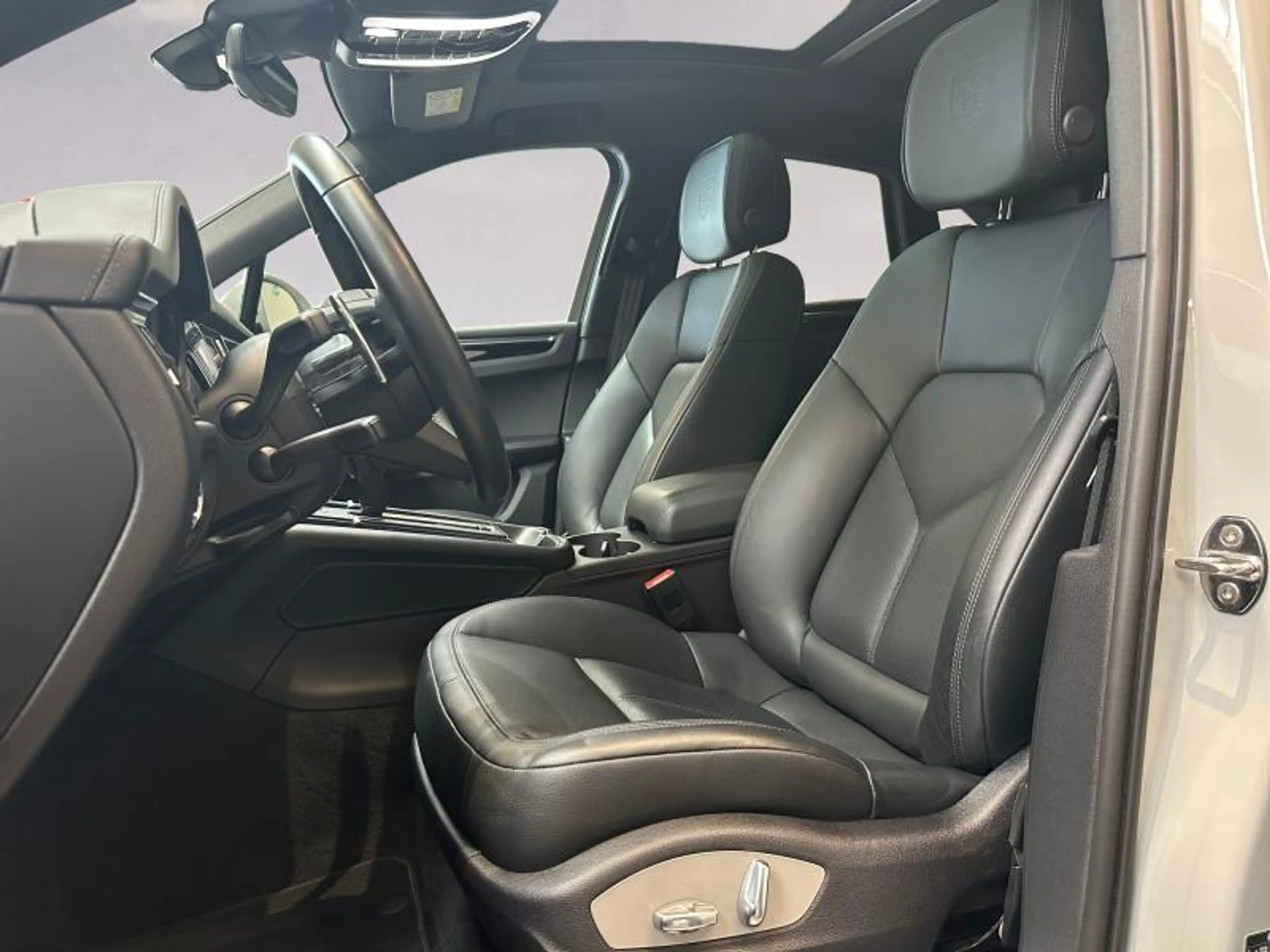 Porsche Macan Macan S — photo 8