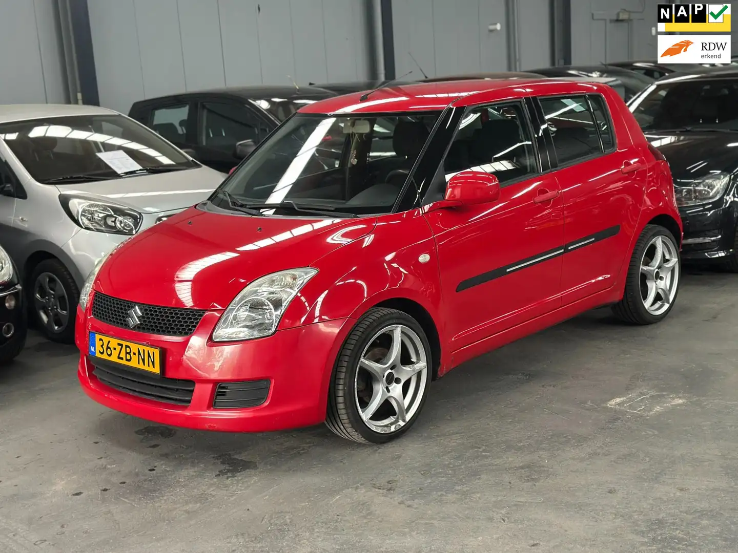 Suzuki Swift 1.3 Cool Nieuwe APK NAP Rojo - 1