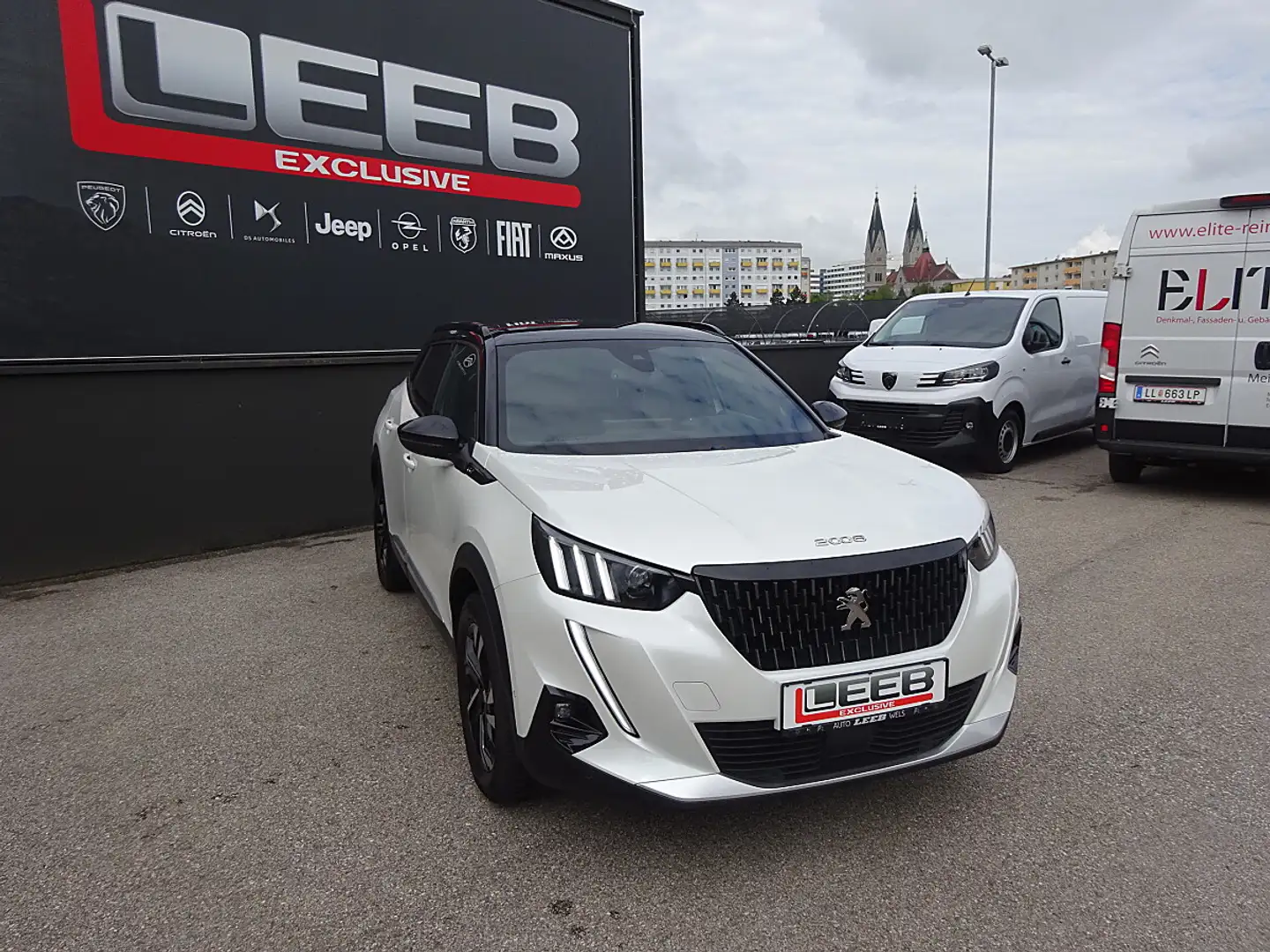 Peugeot 2008 BlueHDi 130 S&S GT EAT8 Weiß - 2