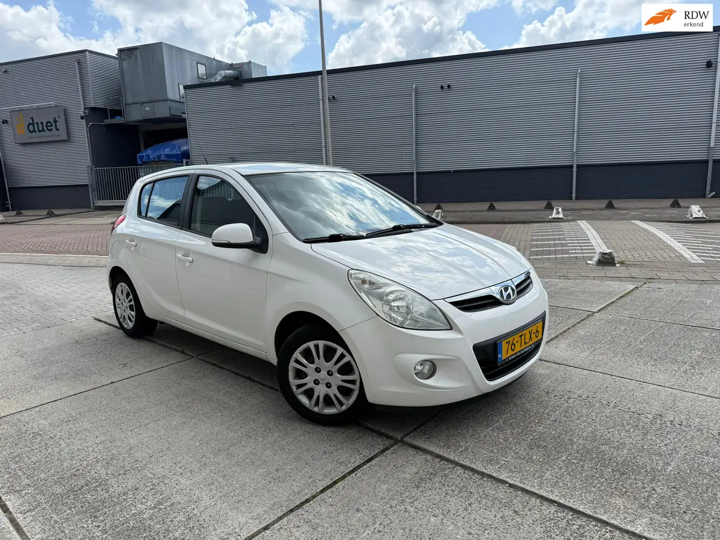 Hyundai i20 1.2i Plus Clima ApK 5 DR Wit - 1