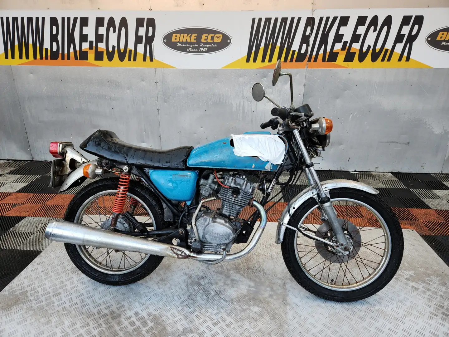 Honda CB 125 Bleu - 1