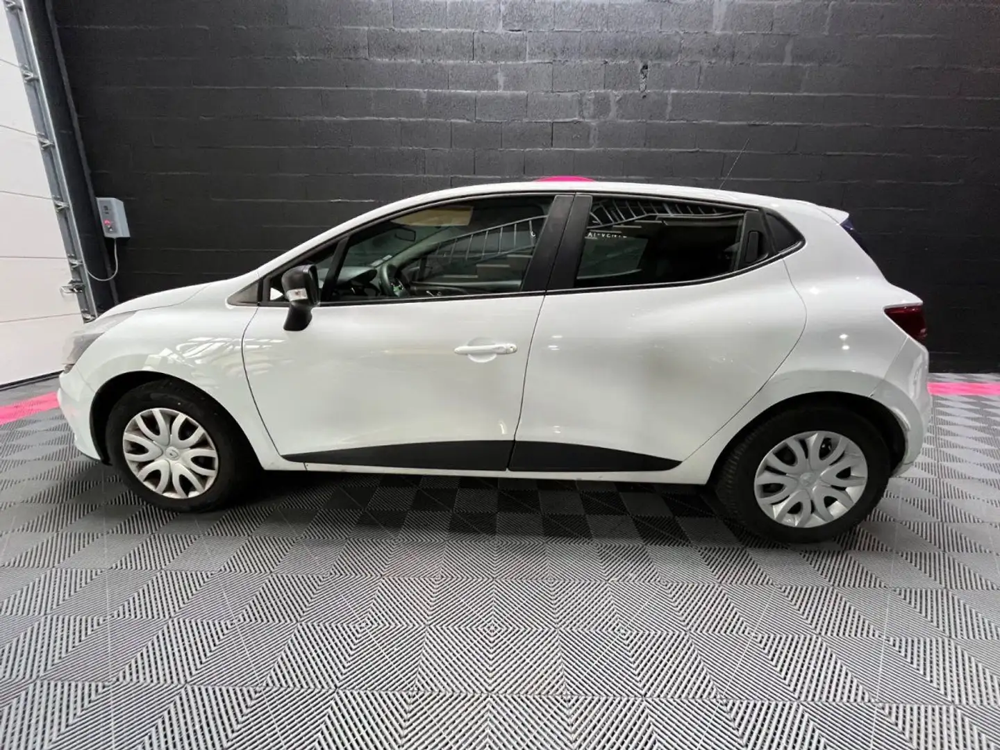 Renault Clio IV 1.2 16V 75 Trend Weiß - 2