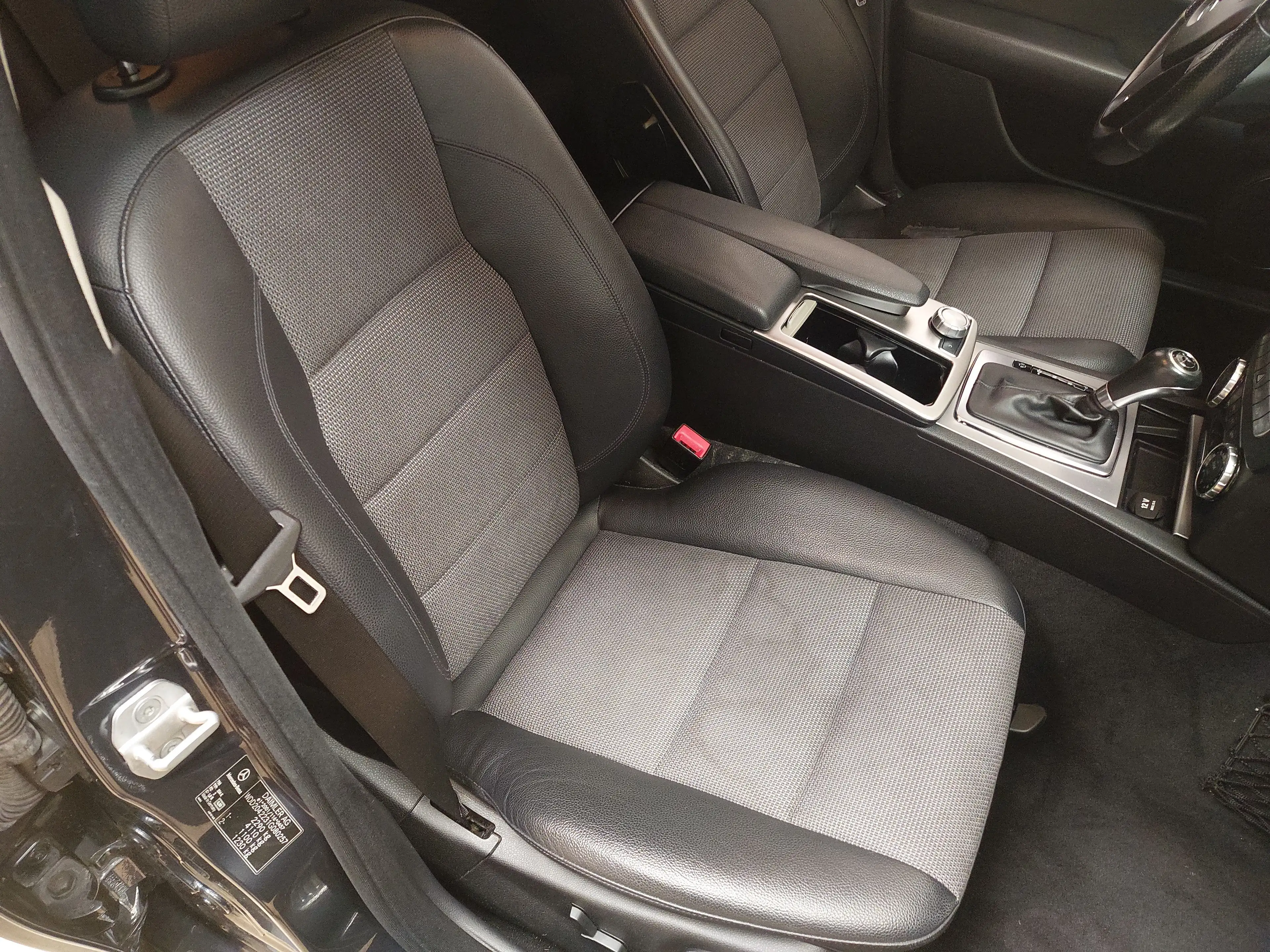 Mercedes-Benz C 350 C 350 T CDI Avantgarde Navi Xenon HU 04/27 — photo 10