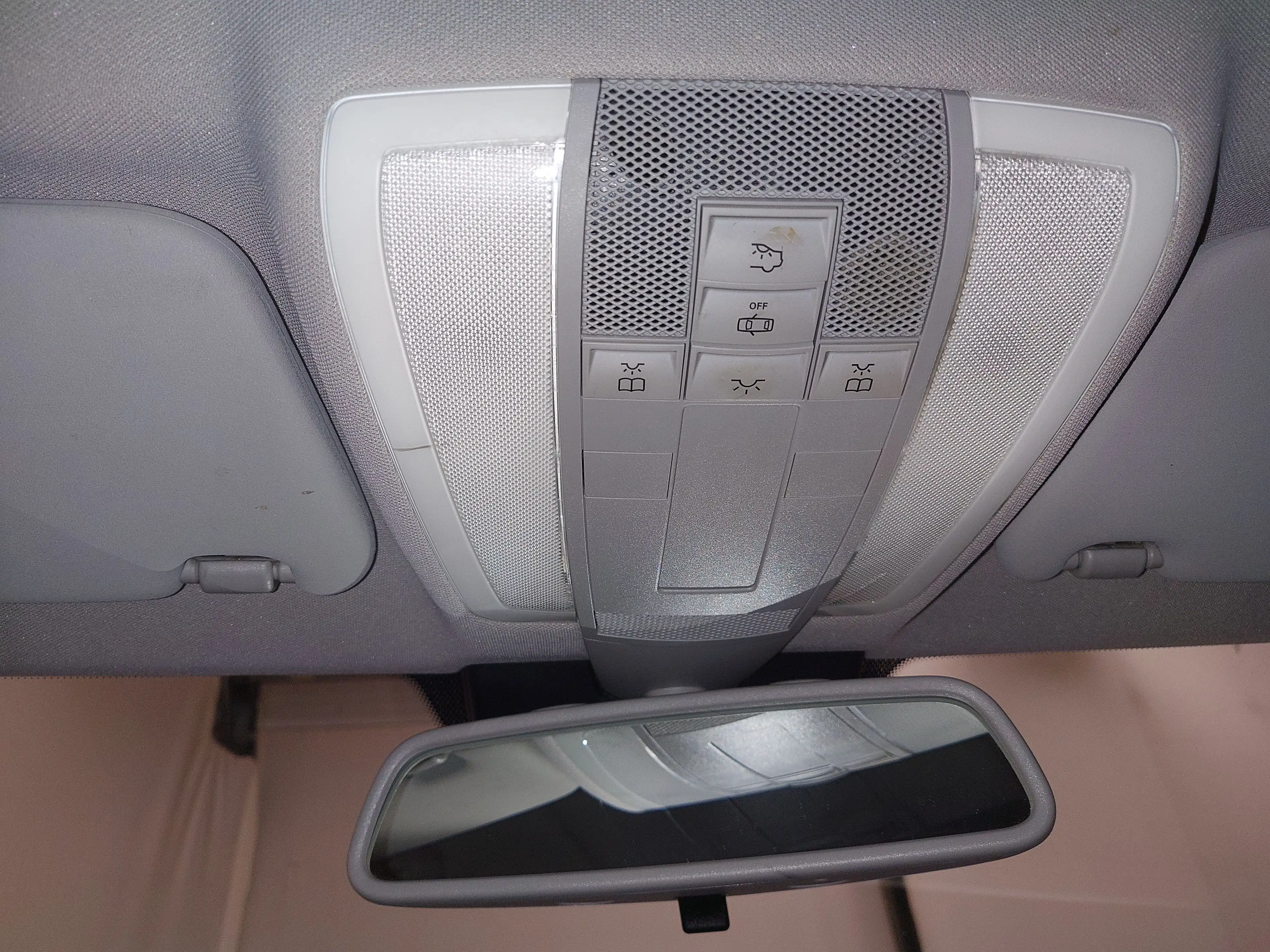 Mercedes-Benz C 350 C 350 T CDI Avantgarde Navi Xenon HU 04/27 — photo 13
