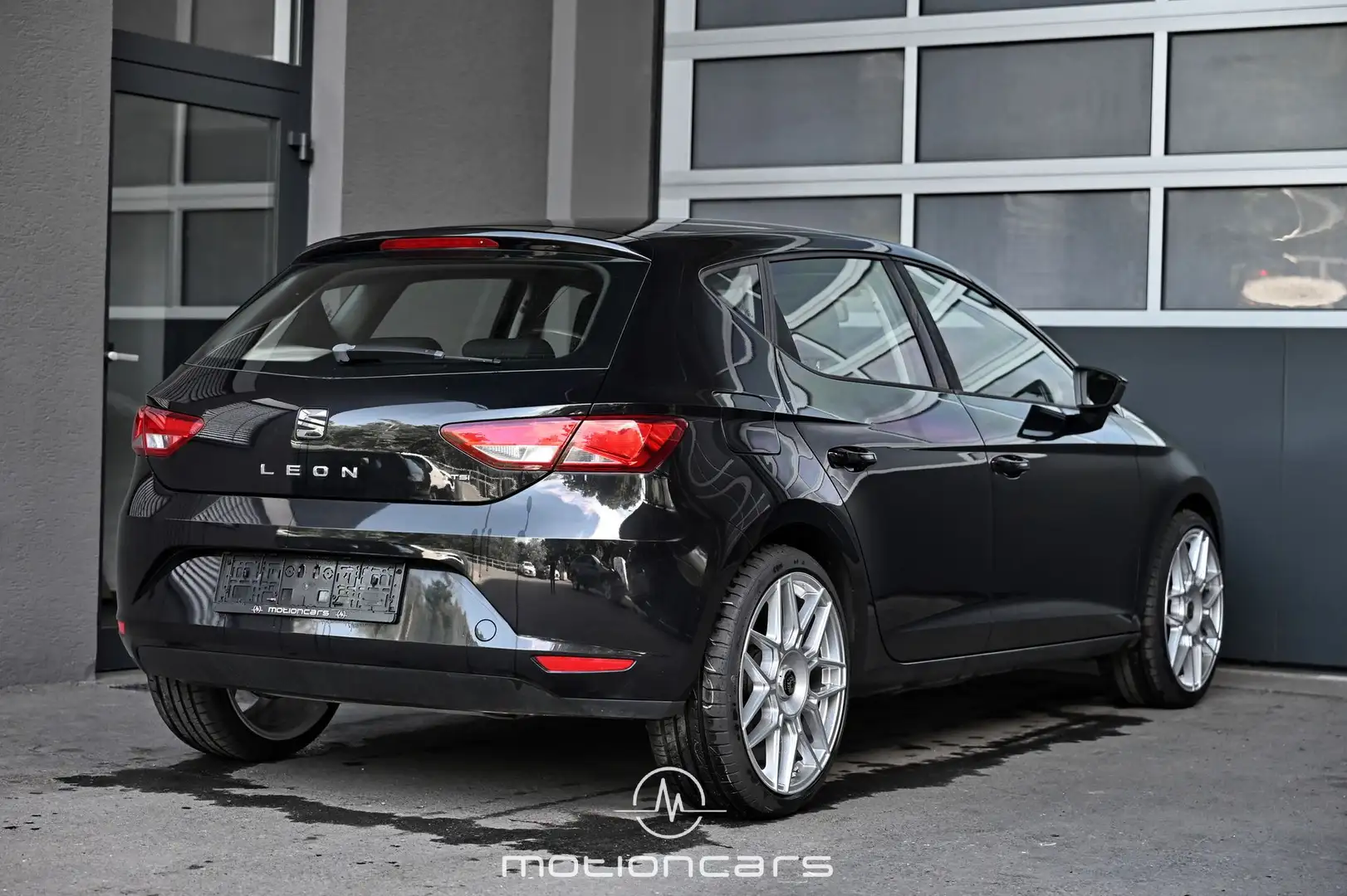 SEAT Leon Reference 1,2 TSI Pickerl NEU Schwarz - 2