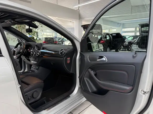 Mercedes-Benz B-Class view 10
