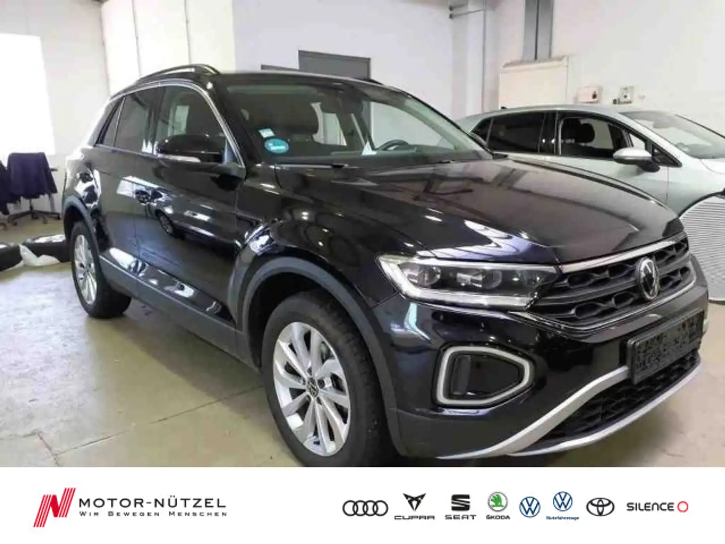 Volkswagen T-Roc 1.5 TSI DSG LIFE LEDplus+NAV+AHK+ACC+BEATS Schwarz - 1