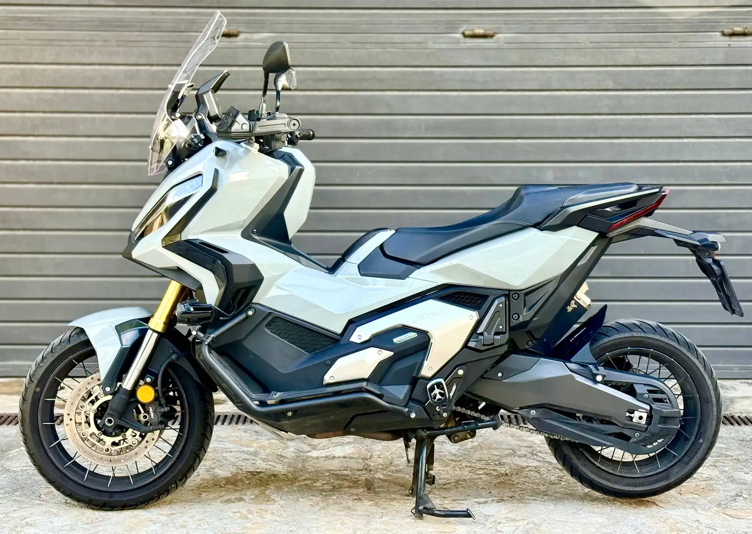 Honda X-ADV 750 Adventure Gris - 1