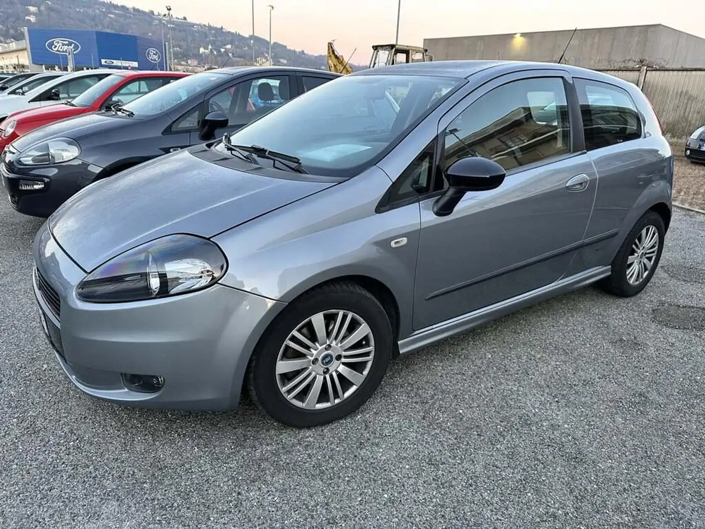 Fiat Grande Punto 1.9 mjt Sport 130cv 3p 6m Grau - 1