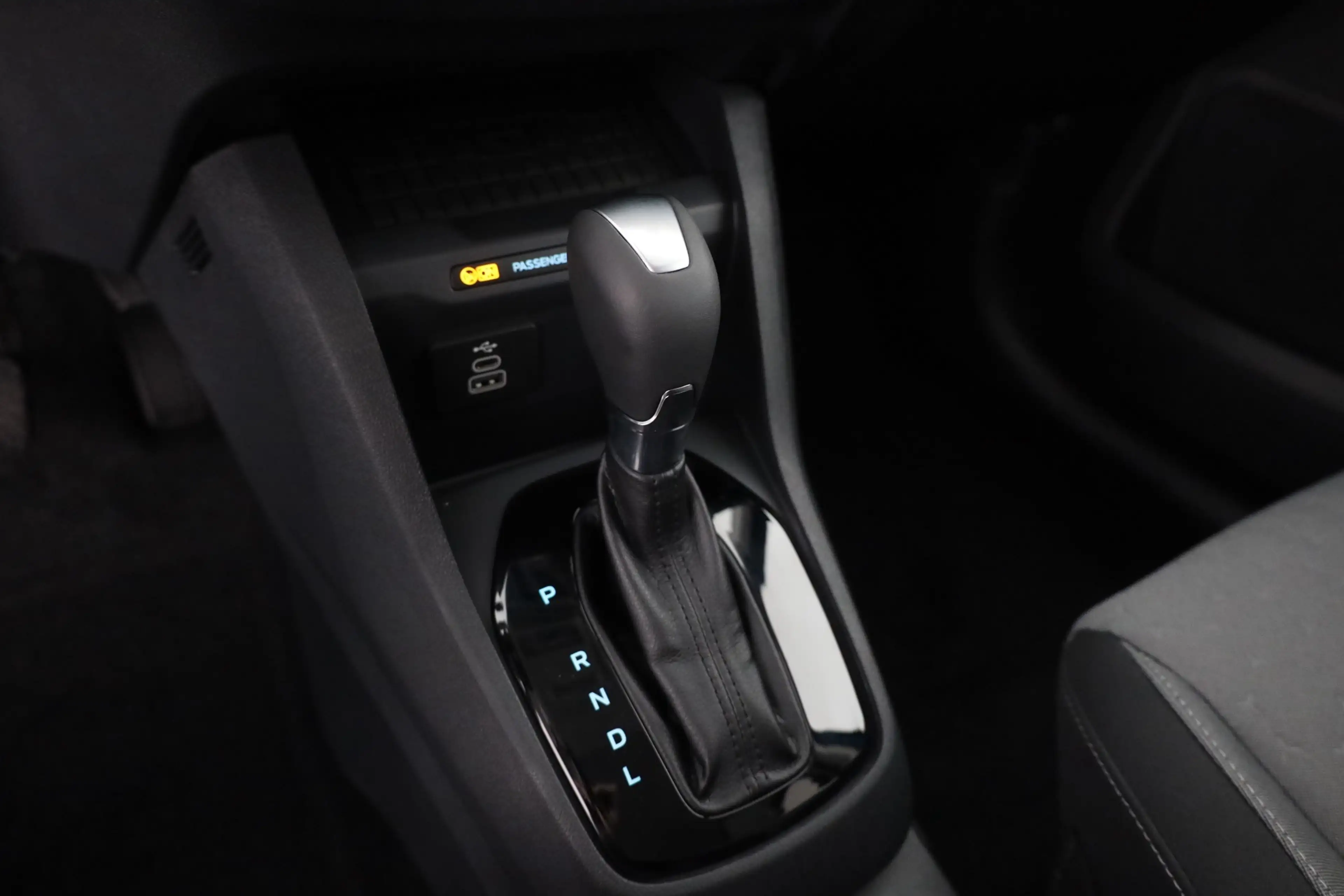 Ford Tourneo Courier Titanium 1.0 EB Aut. Kamera AHK — photo 14