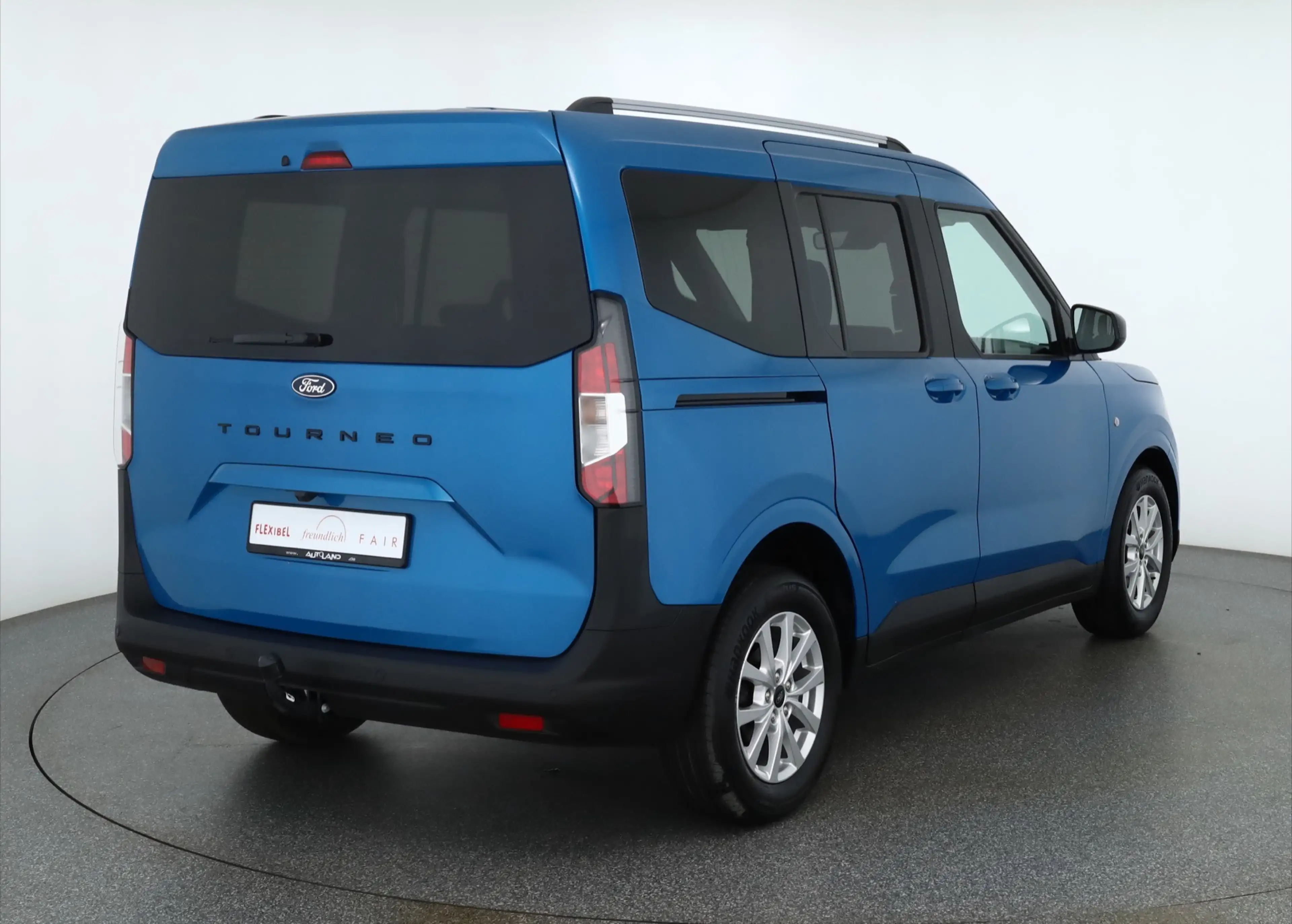 Ford Tourneo Courier Titanium 1.0 EB Aut. Kamera AHK — photo 5