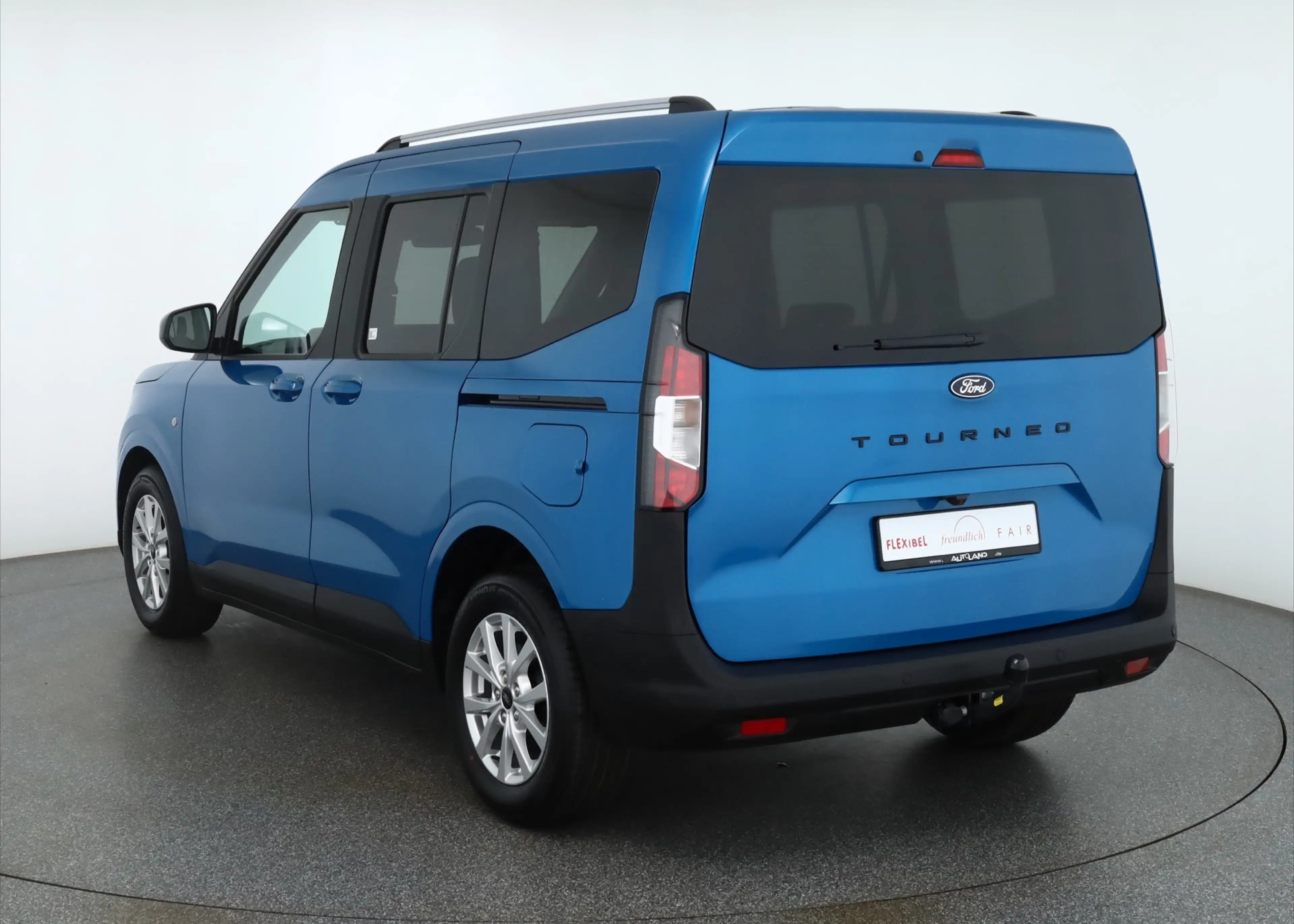 Ford Tourneo Courier Titanium 1.0 EB Aut. Kamera AHK — photo 3