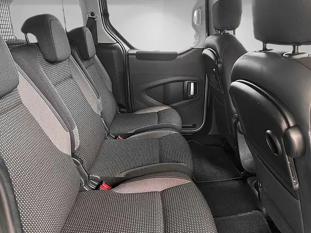 Peugeot Partner Tepee view 11