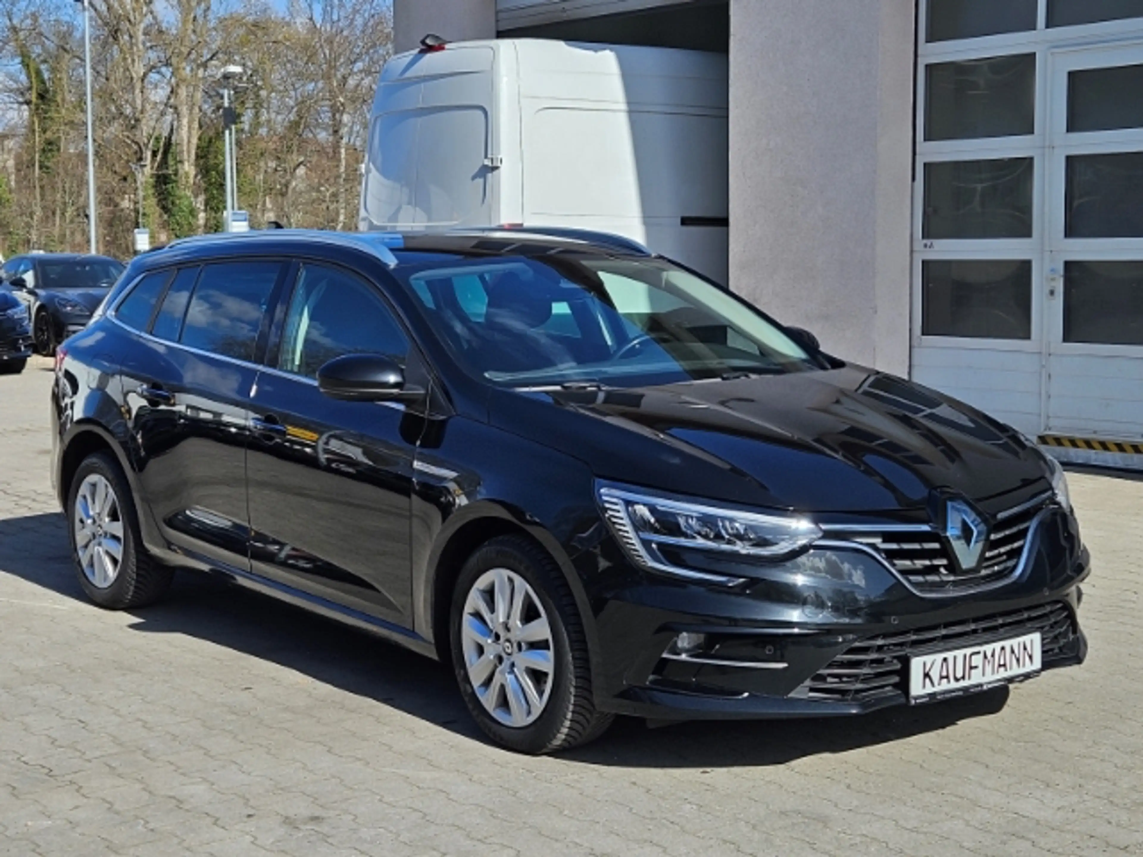 Renault Megane IV Grandtour Intens 1.3 TCe 140 EDC EU6d — photo 3