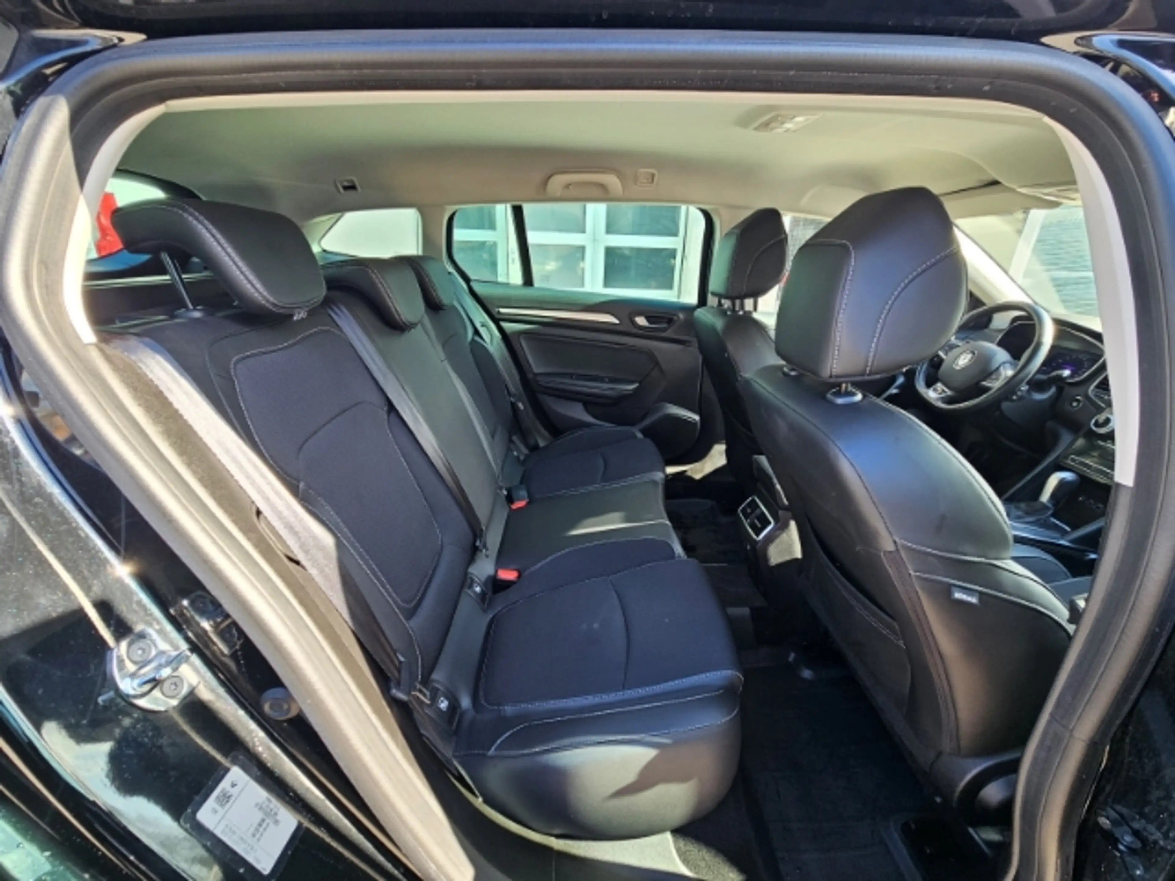 Renault Megane IV Grandtour Intens 1.3 TCe 140 EDC EU6d — photo 11